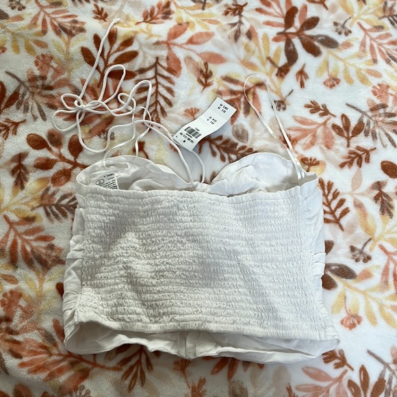 A&F white halter crop top - Picture 3 of 4